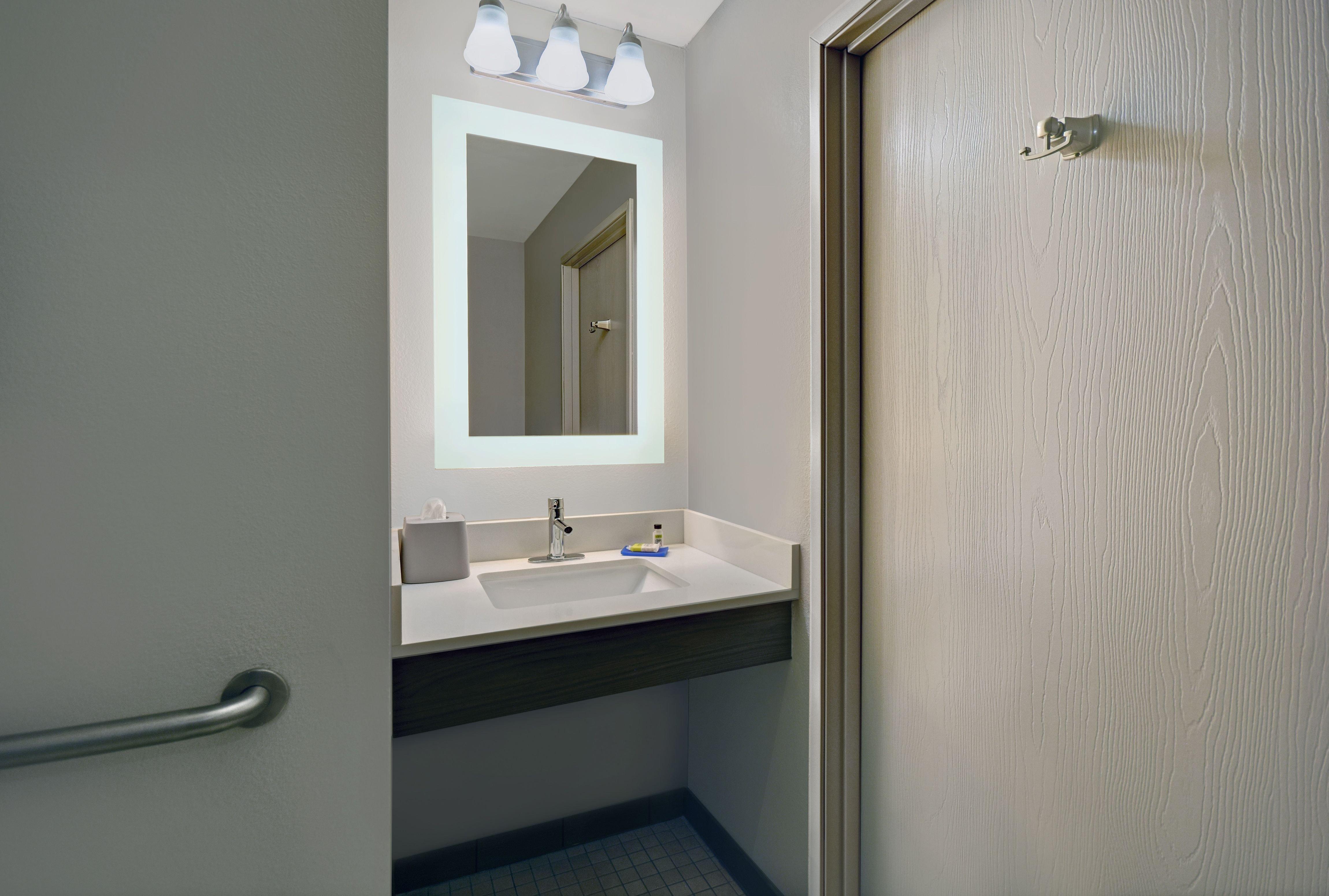 Holiday Inn Express Adrian By Ihg Esterno foto