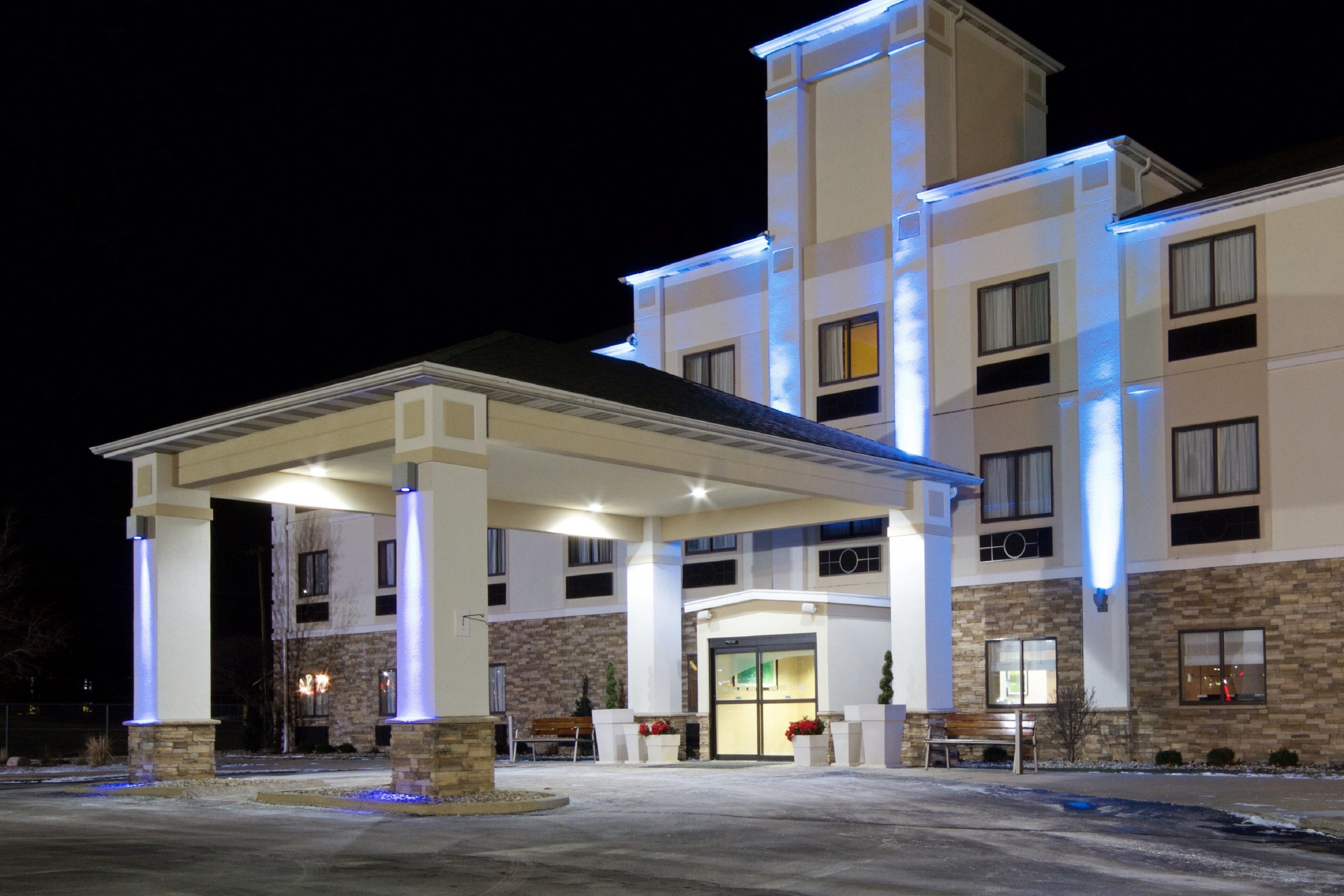 Holiday Inn Express Adrian By Ihg Esterno foto