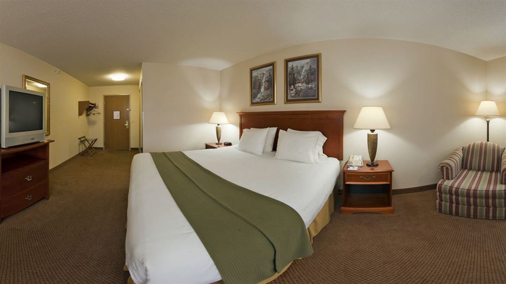 Holiday Inn Express Adrian By Ihg Esterno foto